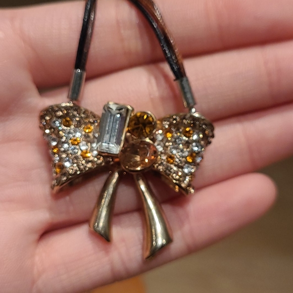 Bow Statement Necklace - Picture 2 of 5